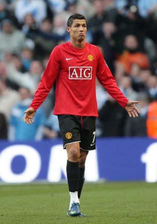 马卡报：阿隆索帅位依旧岌岌可危，高层认为看不到前进方向（马卡：阿隆索帅位风雨飘摇，高层称球队缺乏清晰发展方向）