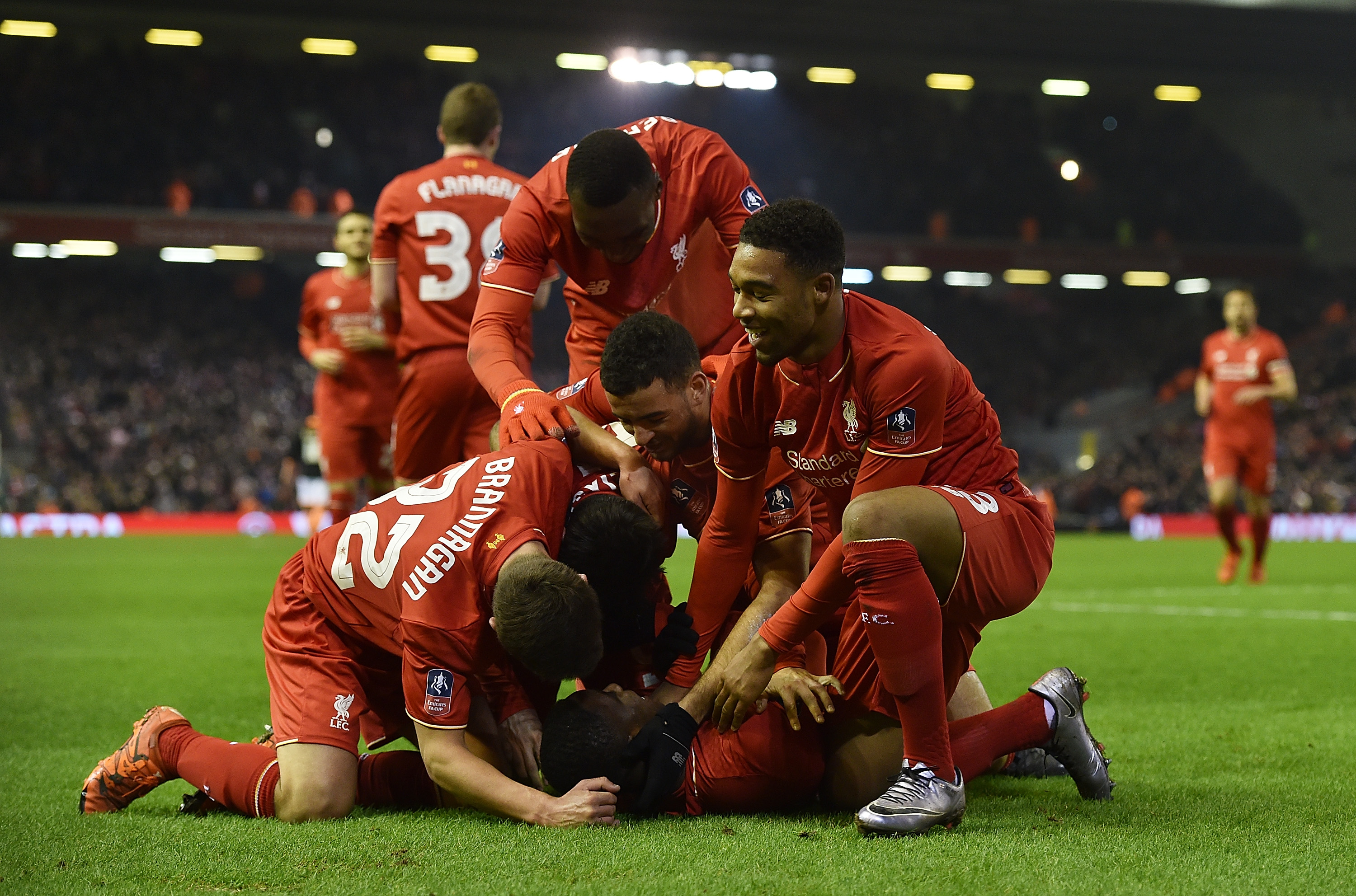 都灵主帅：我很尊重斯帕莱蒂，我们必须带着创造历史的信念比赛