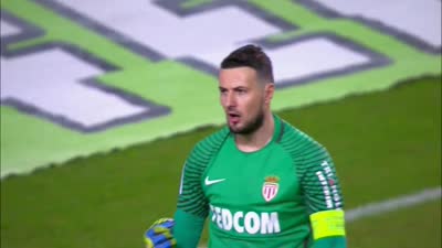 马丁内斯：输球能让球队成长；球员受伤或停赛就不会留在集训