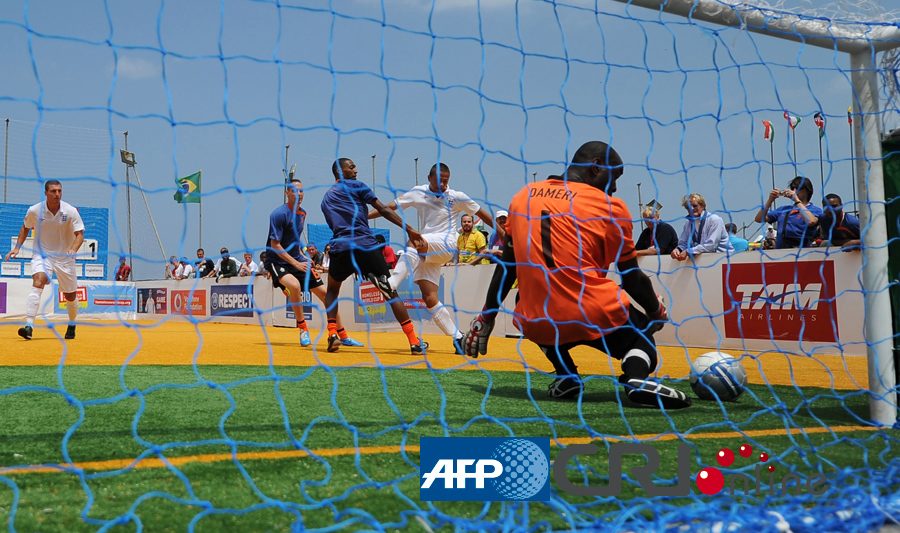 英超-维尔茨造乌龙范迪克致丢球 利物浦1-1桑德兰