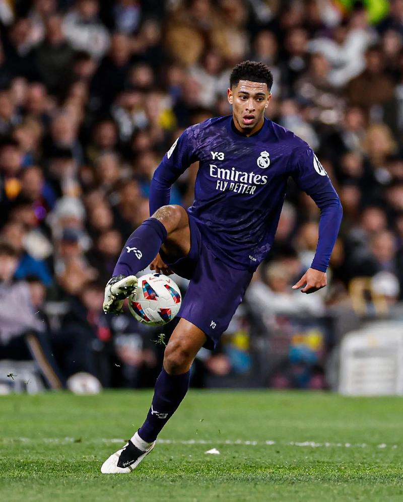 5分钟闪击马赛，圣吉罗斯收获建队128年首个欧冠主场进球